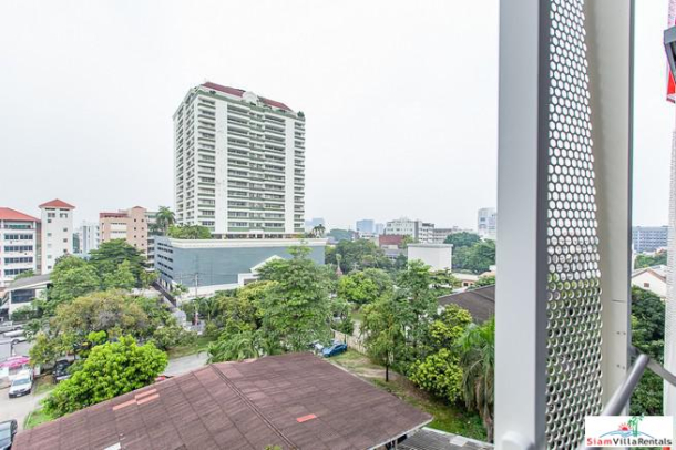 Taka Haus Ekamai 12 | Sunny Two Bedroom Condo for Rent in Low Rise Building-17