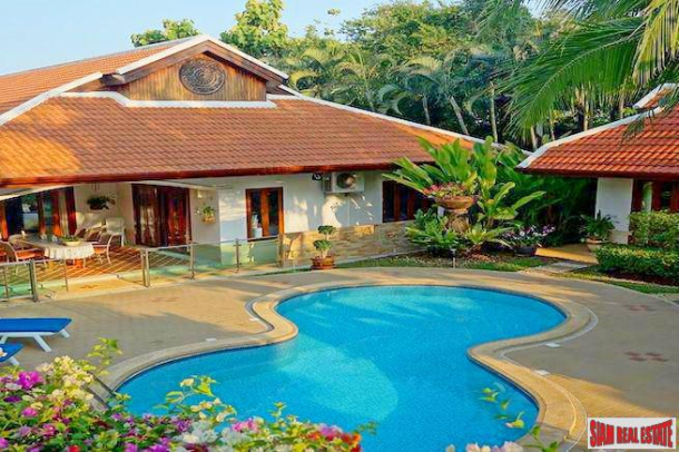 Beautiful Five Bedroom Pool Villa With Big Garden in Rawai-1