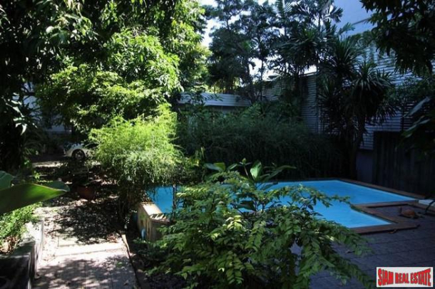 Three Bedroom Thai Tropical Style House for Sale in  Phaya Thai-2