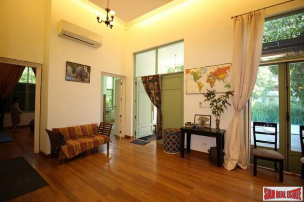 Three Bedroom Thai Tropical Style House for Sale in  Phaya Thai-9