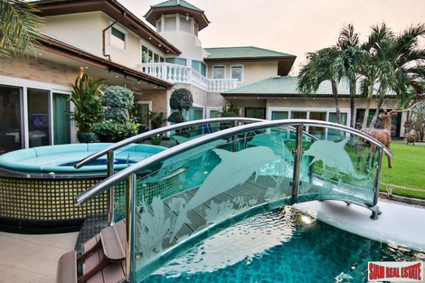 Jomtien Yacht Club III | Majestic 4 Bed Luxurious Pool Villa with Private Boat Mooring at Na Jomtien | 38% Discount!-16