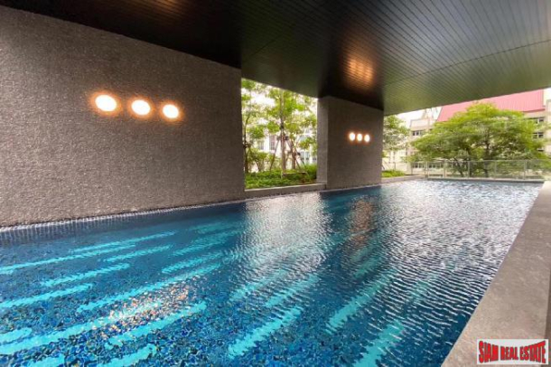 Sampoom Garden | Large 2 Bed Corner Unit on the 8th Floor with 4 Balconies Located only 200 Metres to BTS at Sathorn-29