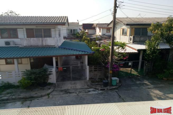 Large 5 Bed House with Private Pool near Golf Course and 5 minutes to Motorway Highway 9 at Bueng Kum - 13% Discount!-26