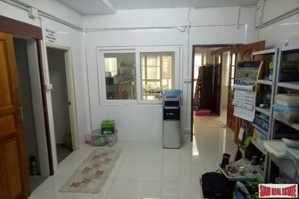 Large 5 Bed House with Private Pool near Golf Course and 5 minutes to Motorway Highway 9 at Bueng Kum - 13% Discount!-7
