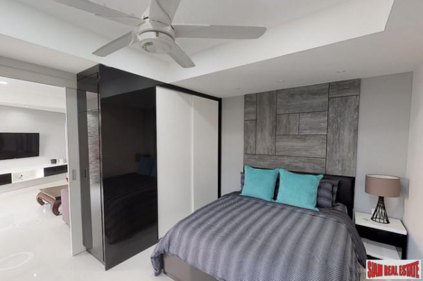 Luxury Beachfront Two Bedroom Condo for Sale on Pratumnak-12