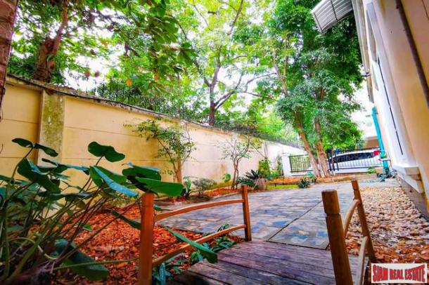 Urban Sathorn | Large 3+1 Bedroom Corner Townhouse with Private Garden in Bangchak-18