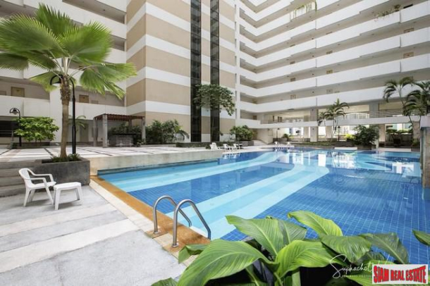 The Regent Royal Place 2 | Extra Large One Bedroom Condo for Sale Close to Lumpini Park and BTS Ratchadamri-1