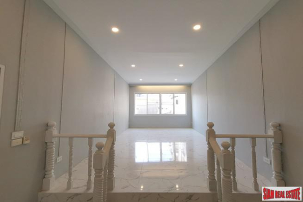 Three Storey Six Bedroom Home for Sale in an Excellent Sathupradit-Rama 3 Location-13