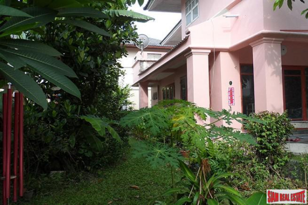Perfect Place Ramkhamkhaeng 164 | Three Bedroom Two Storey House Located 600 m. from the New Orange Line-11