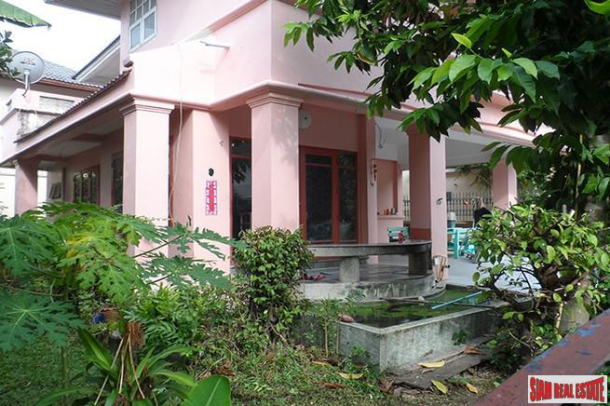 Perfect Place Ramkhamkhaeng 164 | Three Bedroom Two Storey House Located 600 m. from the New Orange Line-12