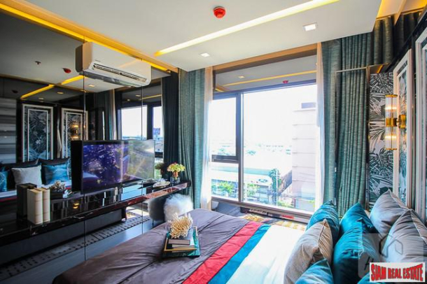 Life Sukhumvit 62 | Luxury 2 Bed Corner Show Unit Smart Condo for Sale at Sukhumvit 62 - Ready to Move In - 200 Metres to BTS Bang Chak - 20% Discount!-3