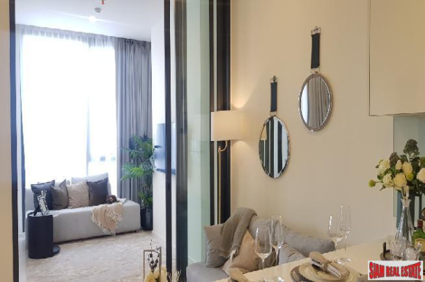 New Luxury High-Rise Newly Completed Next to BTS at Ratchayothin, Chatuchak - 2 Bed Corner Units-16