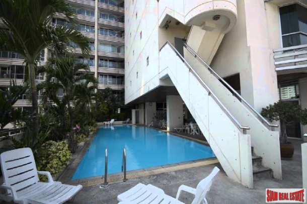 Sukhumvit Suite | Beautiful Large 1 Bed Condo for Rent with Terrace Balcony Garden of 50 sqm +, Sukhumvit 13, BTS Nana-13