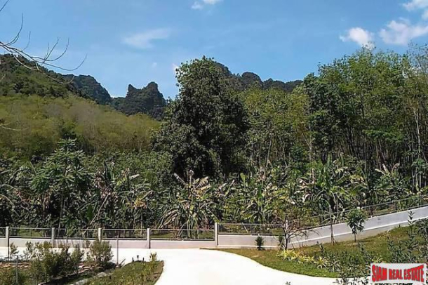 Large Three Bedroom Pool Villa with Spectacular Surrounding Mountain Views in Nong Thaley-5