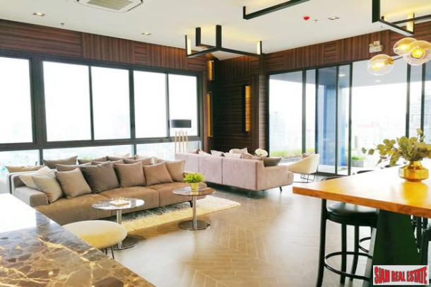 Chewathai Residence Asoke | Brightly Decorated City View Condo with Loft-style Bedroom near MRT Rama 9-17