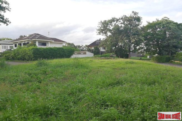Baan Prangthong | Land for Sale in Secure Estate - Perfect to Build a New Single Family Home-6