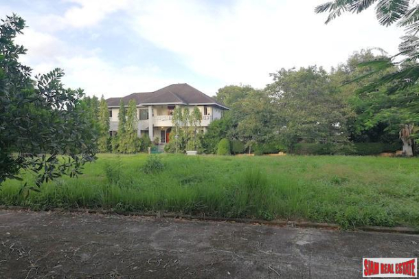 Baan Prangthong | Land for Sale in Secure Estate - Perfect to Build a New Single Family Home-8