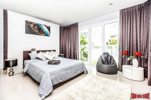 Modern Three Bedroom Pool Villas in New Na Jomtien Development-19