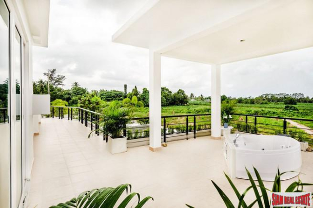 Luxurious Five Bedroom Pool Villas in New Na Jomtien Development-16