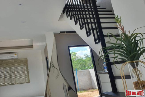 New Development of High Quality Town-Houses with Communal Pool at in the Heart of Krabi-8