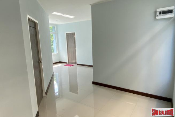 Four Storey Home Office with Music Studio and Roof Garden at Ramkhamhaeng Road Area-16
