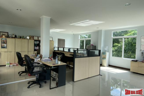 Four Storey Home Office with Music Studio and Roof Garden at Ramkhamhaeng Road Area-18
