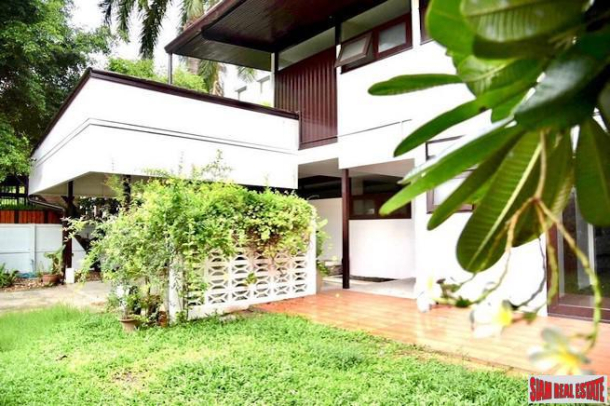 Three Bedroom Stand Alone House for Rent Five Minutes from BTS Thong Lo - Pet Friendly & Large Garden!-1