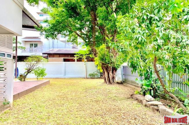 Three Bedroom Stand Alone House for Rent Five Minutes from BTS Thong Lo - Pet Friendly & Large Garden!-2