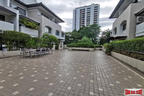 Baan Charoenmitr | Large Family Style Three Bedroom Townhouse for Sale on Quiet Ekkamai Alley-8