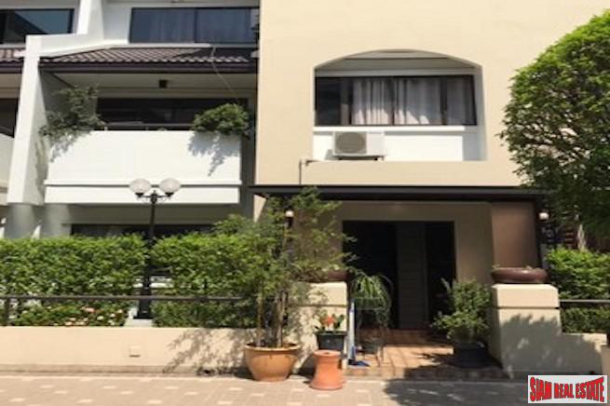 Baan Charoenmitr | Large Family Style Three Bedroom Townhouse for Sale on Quiet Ekkamai Alley-9