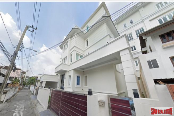 New Modern Five Bedroom Family-Style Home with Rooftop Terrace and 4 Parking Stalls for Sale in Ari-17