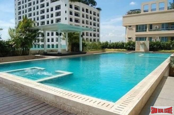 The Oleander Sukhumvit 11 | Large Two Bedroom Condo for Rent in Quiet Area of Nana-7