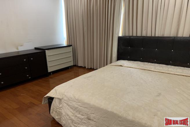 Baan Siri 24 | Spacious Two Bedroom Phrom Phong Condo for Rent on 24th floor Overlooking the Bangkok City Skyline-9