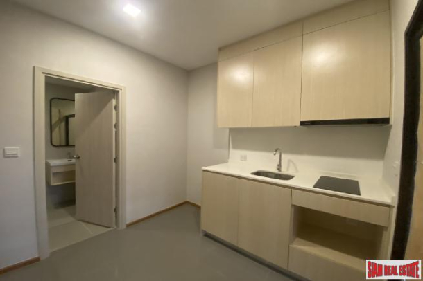 Newly Completed High-Rise at New Rama 9 Area on Ramkhamhaeng Road 9 Close to MRT - 2 Bed Units - Up to 20% Discount!-18