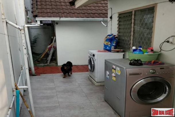 3 Bed Two Storey Pet Friendly House with Garden in Excellent Location Between Phrom Phong and Thong Lor, Sukhumvit 34-11