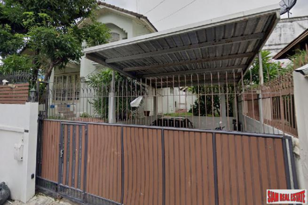 3 Bed Two Storey Pet Friendly House with Garden in Excellent Location Between Phrom Phong and Thong Lor, Sukhumvit 34-2