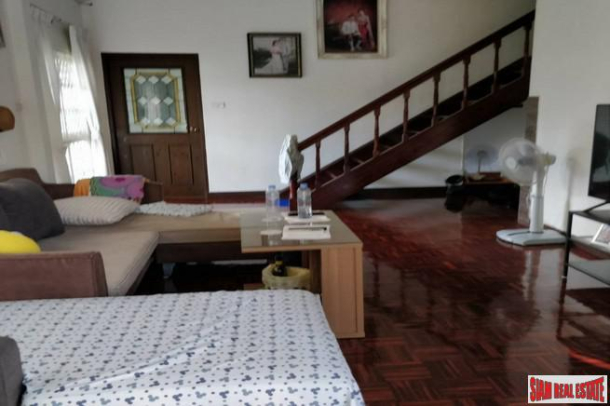 3 Bed Two Storey Pet Friendly House with Garden in Excellent Location Between Phrom Phong and Thong Lor, Sukhumvit 34-22