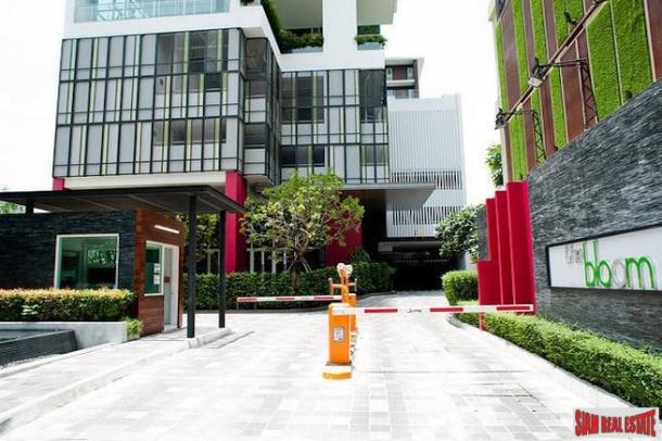 The Bloom Sukhumvit 71 | Bright and Conveniently Located Three Bedroom Condo for Rent in Phra Khanong-1