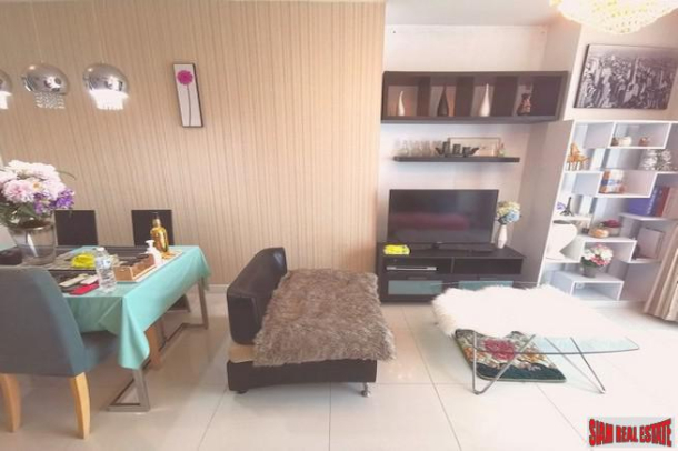 The Bloom Sukhumvit 71 | Bright and Conveniently Located Three Bedroom Condo for Rent in Phra Khanong-7