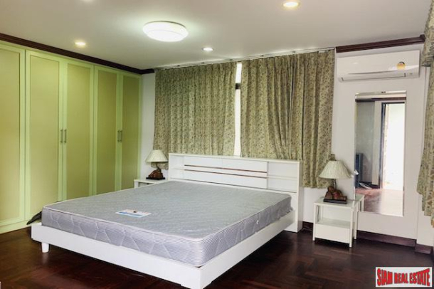 Large Four Bedroom Four Storey Pet Friendly House for Rent with Small Garden in an Excellent Sukhumvit Phrom Phong  Location-28