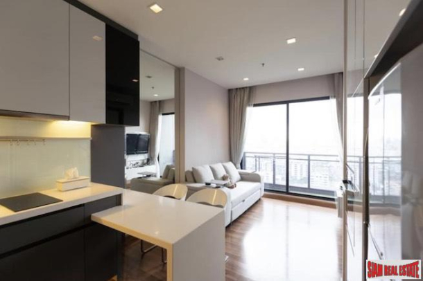Ivy Ampio | Contemporary One Bedroom Ratchadaphisek Condo for Sale with Unblocked City Views-2