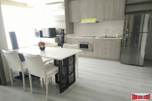 Grene Condo Chaengwattana | 2 Bed Fully Furnished Corner Unit on the 16th Floor with Open Views-2