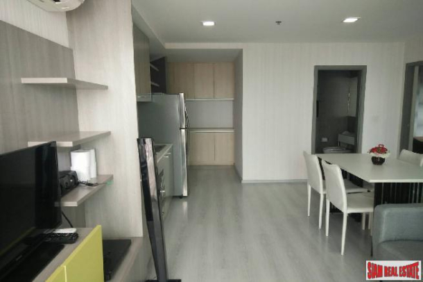 Grene Condo Chaengwattana | 2 Bed Fully Furnished Corner Unit on the 16th Floor with Open Views-4