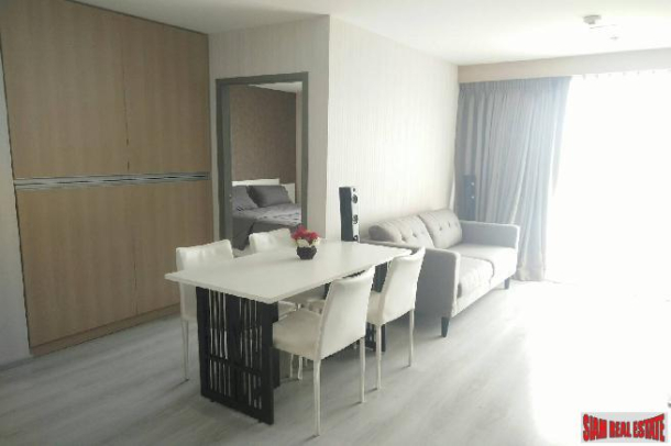 Grene Condo Chaengwattana | 2 Bed Fully Furnished Corner Unit on the 16th Floor with Open Views-6