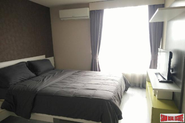 Grene Condo Chaengwattana | 2 Bed Fully Furnished Corner Unit on the 16th Floor with Open Views-8
