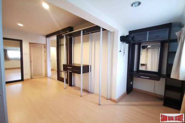 Three Storey Three Bedroom Townhouse for Sale in a Quiet Sukhumvit 39 Location-13
