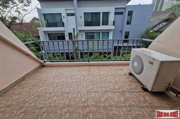 Three Storey Three Bedroom Townhouse for Sale in a Quiet Sukhumvit 39 Location-14