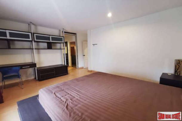 Three Storey Three Bedroom Townhouse for Sale in a Quiet Sukhumvit 39 Location-16