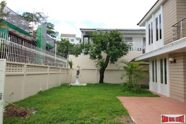 Large Two Story Three Bedroom Pet Friendly House for Rent in Ekkamai-2