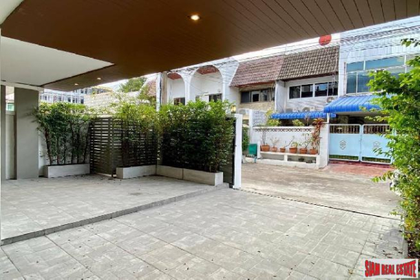 Newly Renovated Three Bedroom Detached Two Storey House for Rent Near BTS Ekkamai-28